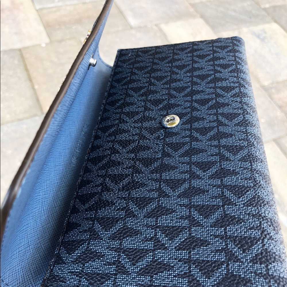 👜💕-Michael Kors Large Backpack Wallet SET SALE‼️ - Picture 7 of 7